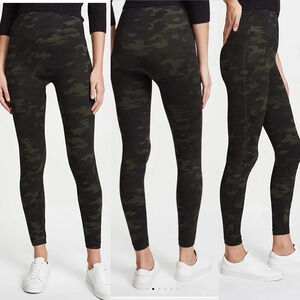 Spanx Seamless Green Camo Leggings‎ size Medium